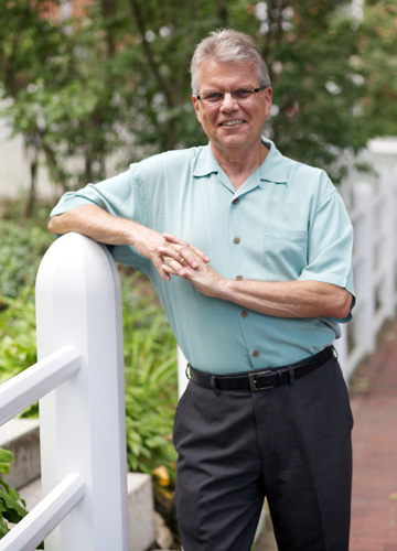 Dennis Carlone